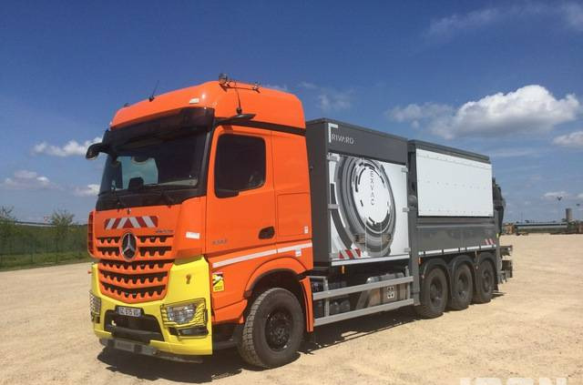 Rivard - Mercedes-Benz EXVAC - Arocs 3253 8x4 - Asenizācijas mašīna: foto 1 Rivard - Mercedes-Benz EXVAC - Arocs 3253 8x4 - Asenizācijas mašīna: foto 1