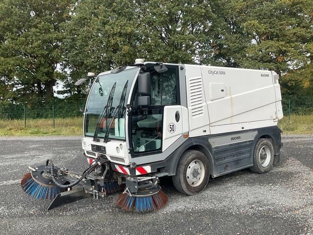 Bucher CityCat CC5006 XL - Ielu tīrīšanas mašīna: foto 1 Bucher CityCat CC5006 XL - Ielu tīrīšanas mašīna: foto 1