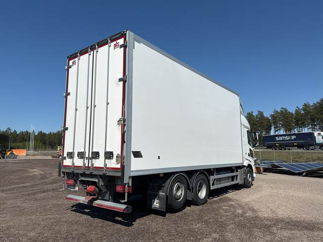 DAF XF 530 FAN - Kravas automašīna ar slēgto virsbūvi: foto 3 DAF XF 530 FAN - Kravas automašīna ar slēgto virsbūvi: foto 3