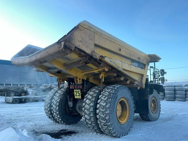 Komatsu HD605-7EO - Karjeru pašizgāzējs: foto 3 Komatsu HD605-7EO - Karjeru pašizgāzējs: foto 3