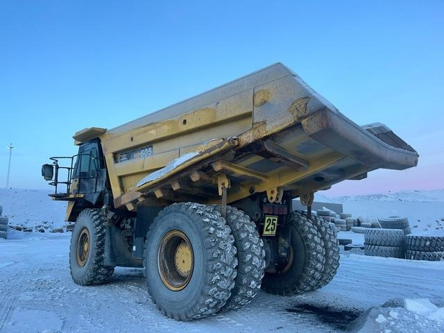 Komatsu HD605-7EO - Karjeru pašizgāzējs: foto 2 Komatsu HD605-7EO - Karjeru pašizgāzējs: foto 2
