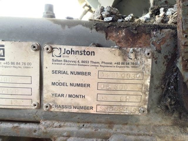 Mitsubishi Canter - Ielu tīrīšanas mašīna: foto 5 Mitsubishi Canter - Ielu tīrīšanas mašīna: foto 5