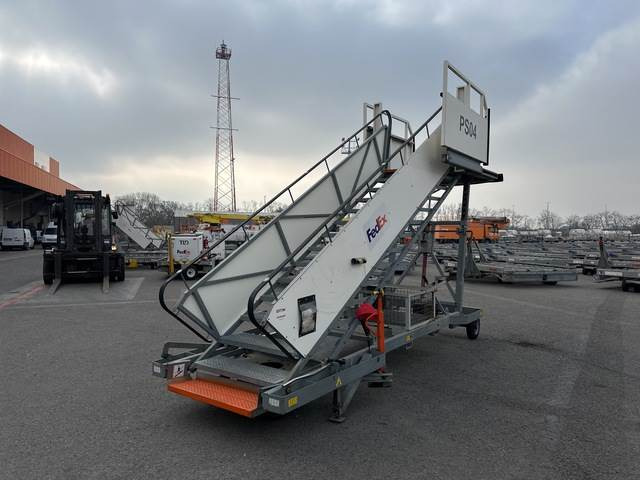 SPS PT-15 - Pasažieru kāpnes: foto 1 SPS PT-15 - Pasažieru kāpnes: foto 1