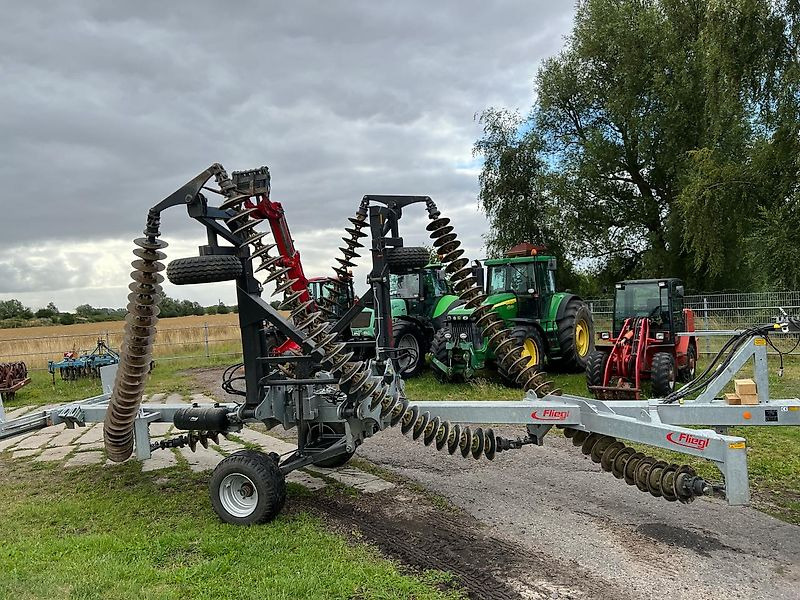 Fliegl KSE 680 Kettenscheibenegge - Disku ecēša: foto 5 Fliegl KSE 680 Kettenscheibenegge - Disku ecēša: foto 5