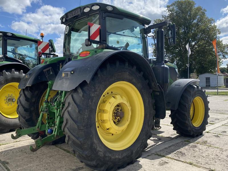Traktors John Deere 6215R AutoPowr: foto 6
