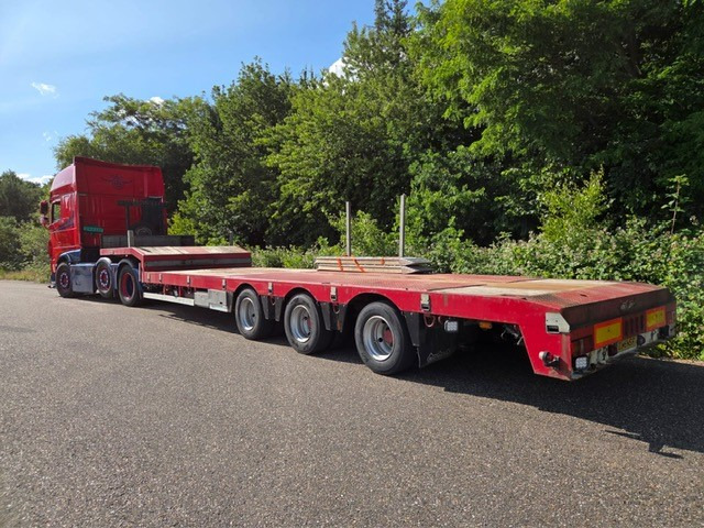 DAF XF 460 FTG 6x2 Super Spacecab + Nooteboom semi-dieplader - Šasija kravas automašīna: foto 2 DAF XF 460 FTG 6x2 Super Spacecab + Nooteboom semi-dieplader - Šasija kravas automašīna: foto 2