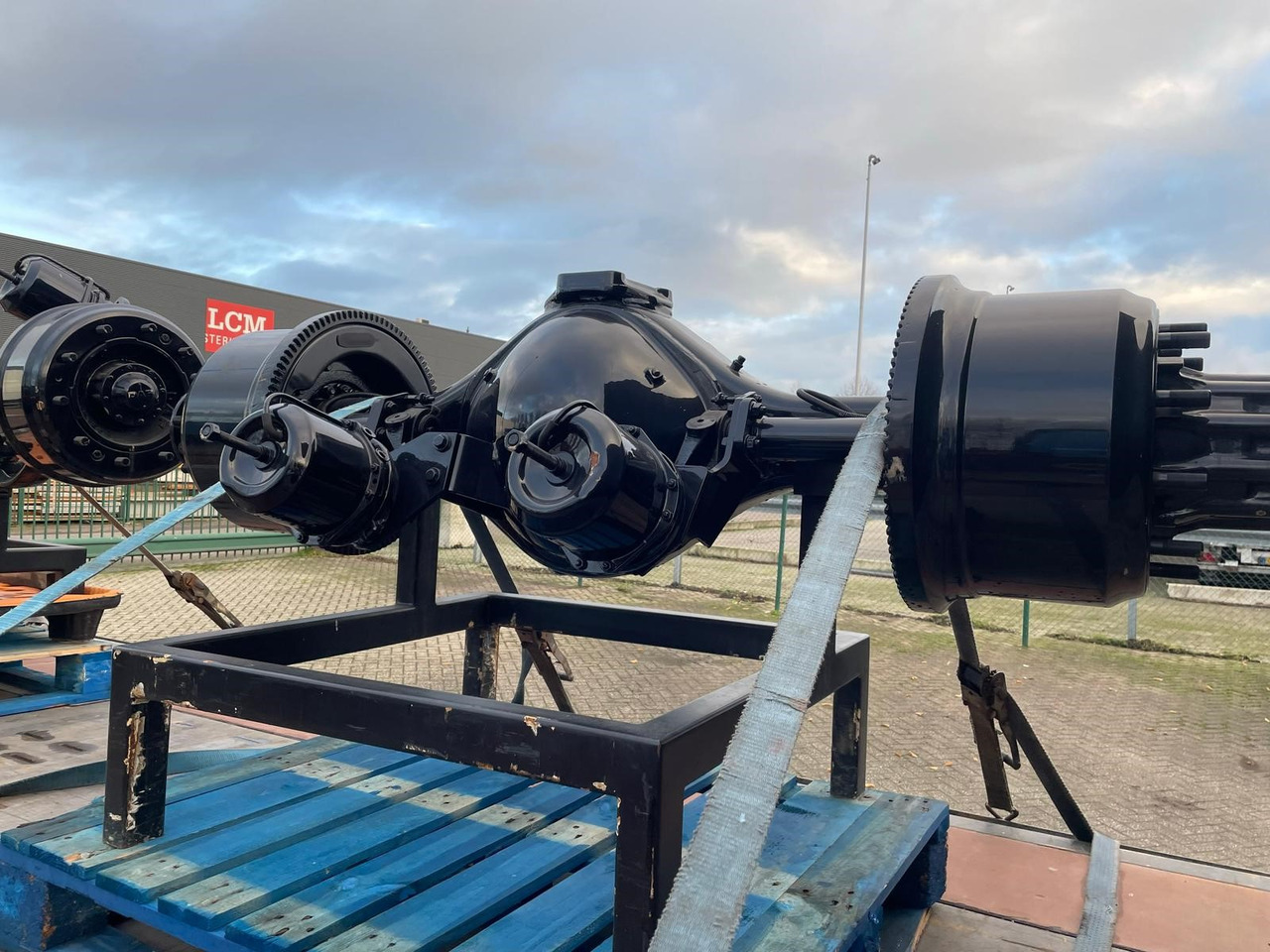 DAF vooras + achteras aandrijfas voor DAF 85/95 vrachtwagen - Asis un rezerves daļas - Kravas automašīna: foto 3 DAF vooras + achteras aandrijfas voor DAF 85/95 vrachtwagen - Asis un rezerves daļas - Kravas automašīna: foto 3