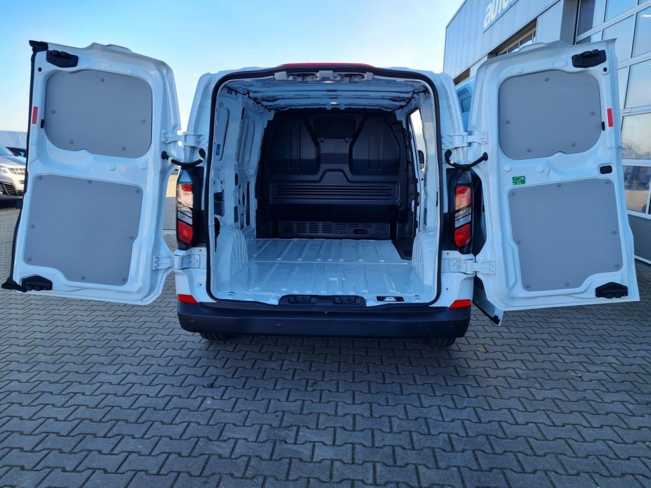 Ford Custom Kasten L1 Trend KLIMA KAMERA PDC TEMPOMAT - Mazs furgons: foto 5 Ford Custom Kasten L1 Trend KLIMA KAMERA PDC TEMPOMAT - Mazs furgons: foto 5