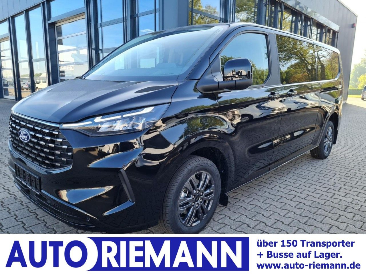 Ford Tourneo Custom 320 AG L2 Titanium 8 Sitze LEDER - Pasažieru furgons: foto 1 Ford Tourneo Custom 320 AG L2 Titanium 8 Sitze LEDER - Pasažieru furgons: foto 1