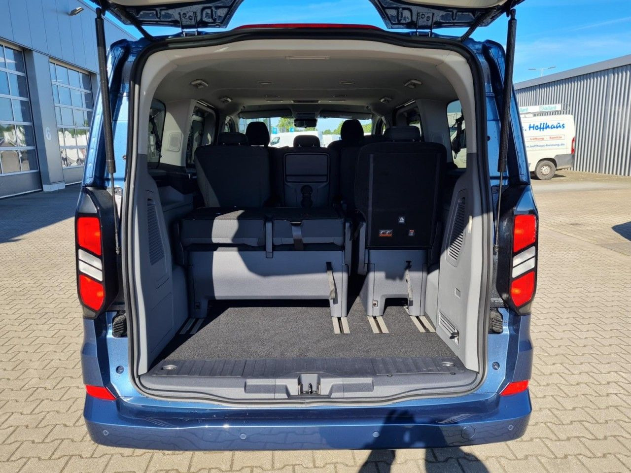 Pasažieru furgons Ford Tourneo Custom 320 Titanium L1 AG 8-Sitze LED KA: foto 6