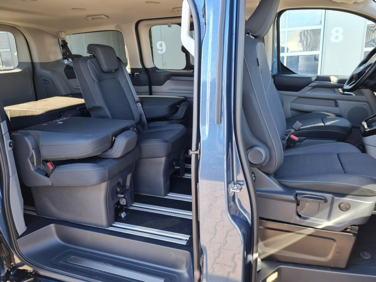 Pasažieru furgons Ford Tourneo Custom 320 Titanium L1 AG 8-Sitze LED KA: foto 18