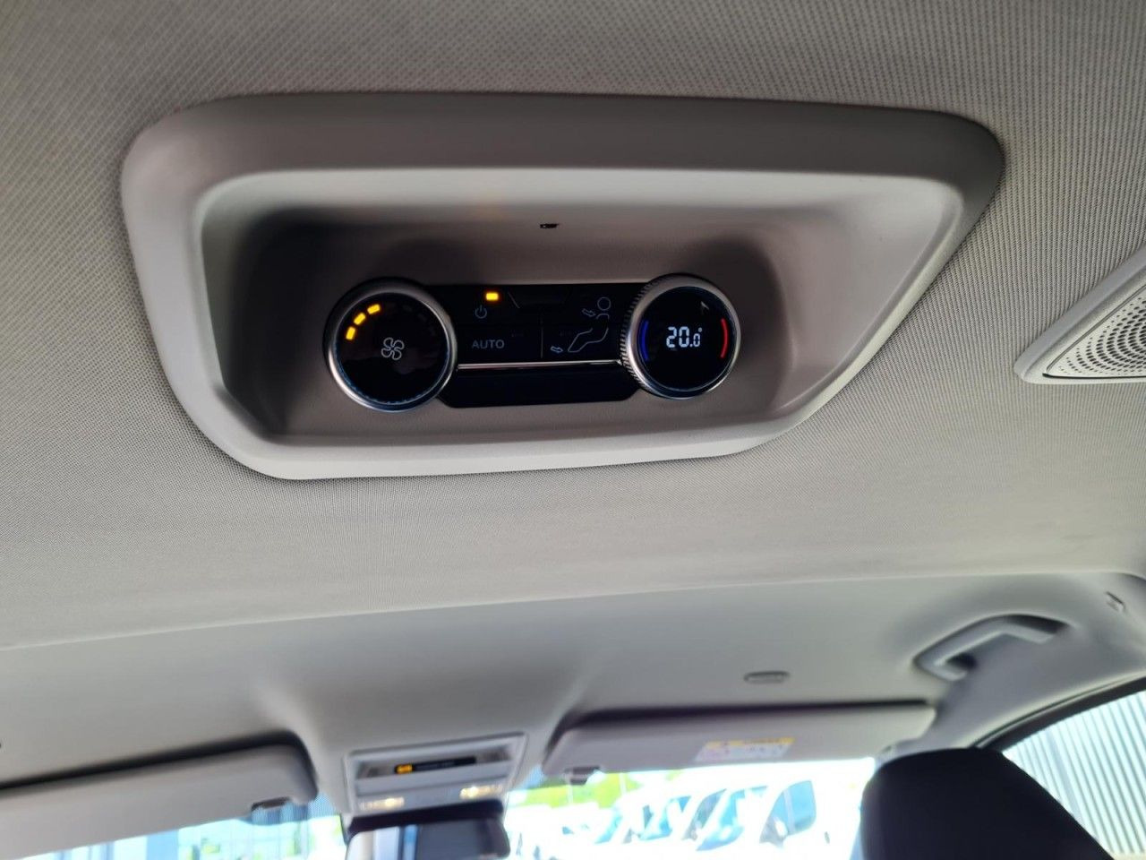 Pasažieru furgons Ford Tourneo Custom 320 Titanium L1 AG 8-Sitze LED KA: foto 21