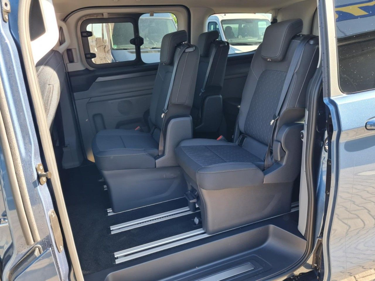 Pasažieru furgons Ford Tourneo Custom 320 Titanium L1 AG 8-Sitze LED KA: foto 20