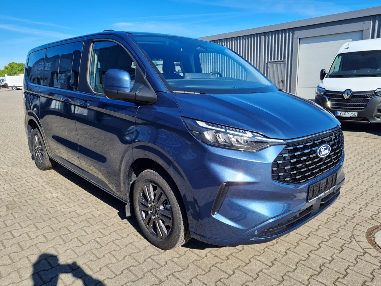 Ford Tourneo Custom 320 Titanium L1 AG 8-Sitze LED KA - Pasažieru furgons: foto 4 Ford Tourneo Custom 320 Titanium L1 AG 8-Sitze LED KA - Pasažieru furgons: foto 4