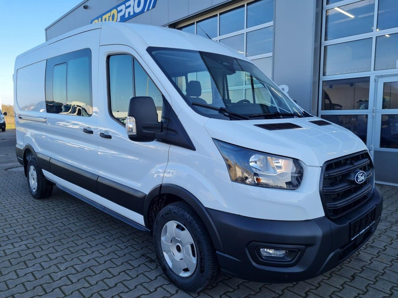 Ford Transit 350 Kasten Doka 6-Sitze L3 Trend AHK KAM - Kravas mikroautobuss, Kravas-pasažieru furgons: foto 2 Ford Transit 350 Kasten Doka 6-Sitze L3 Trend AHK KAM - Kravas mikroautobuss, Kravas-pasažieru furgons: foto 2