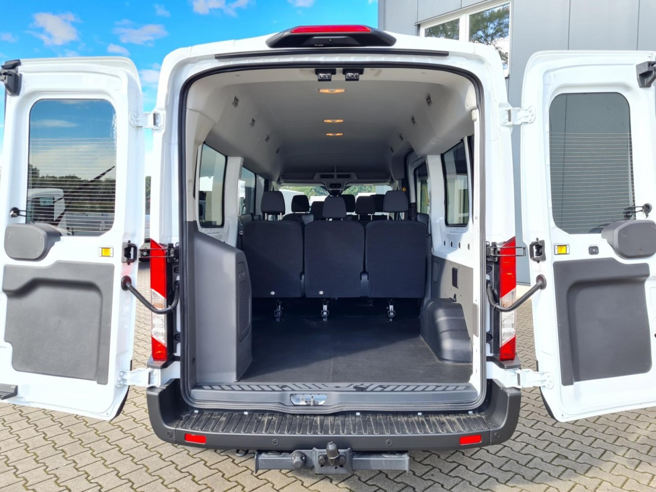 Ford Transit 350 Kombi TDCi L3 Trend 9 Sitzer AUTOMATIK - Kravas-pasažieru furgons: foto 5 Ford Transit 350 Kombi TDCi L3 Trend 9 Sitzer AUTOMATIK - Kravas-pasažieru furgons: foto 5