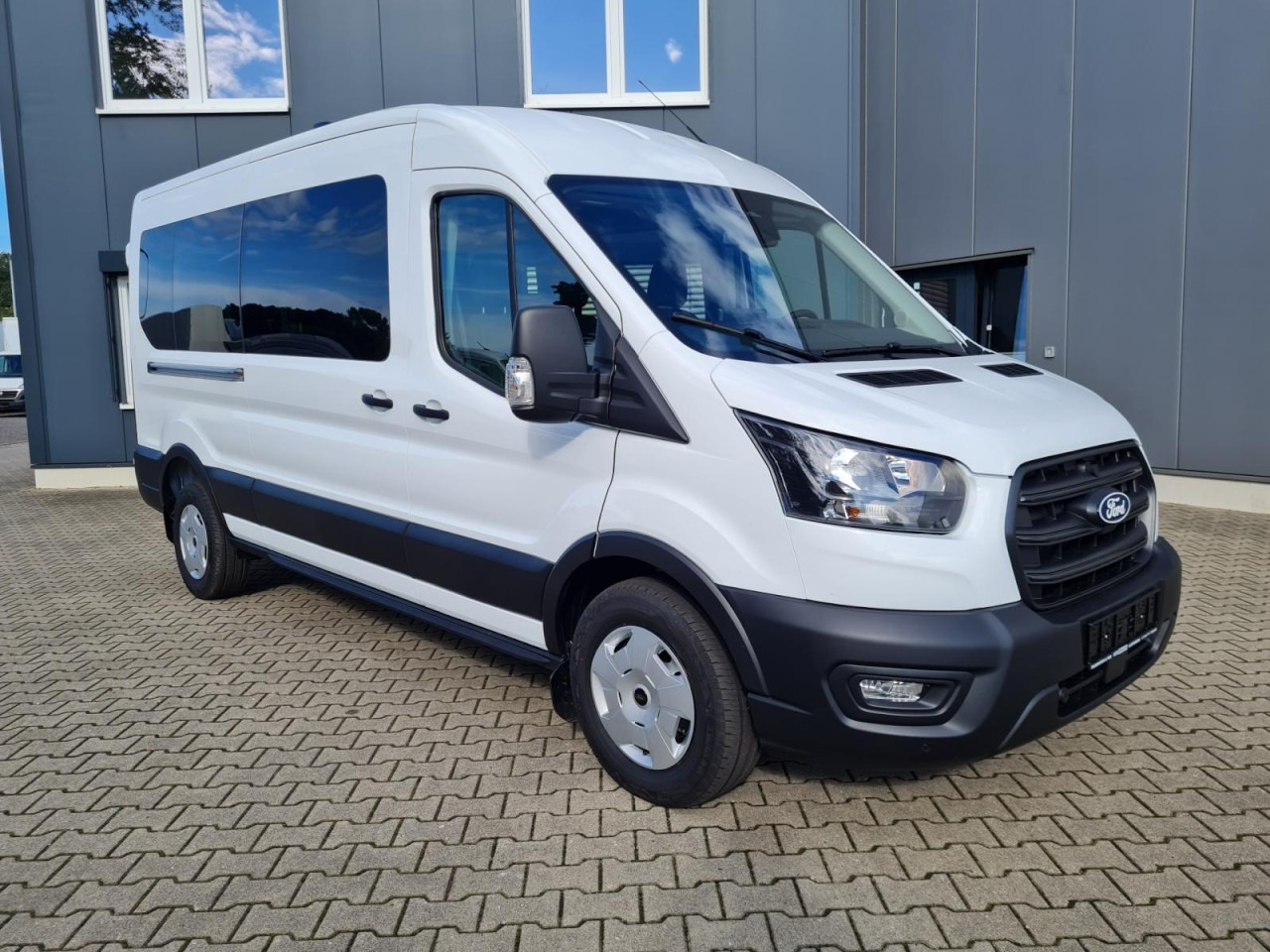 Ford Transit 350 Kombi TDCi L3 Trend 9 Sitzer AUTOMATIK - Mikroautobuss, Pasažieru furgons: foto 3 Ford Transit 350 Kombi TDCi L3 Trend 9 Sitzer AUTOMATIK - Mikroautobuss, Pasažieru furgons: foto 3