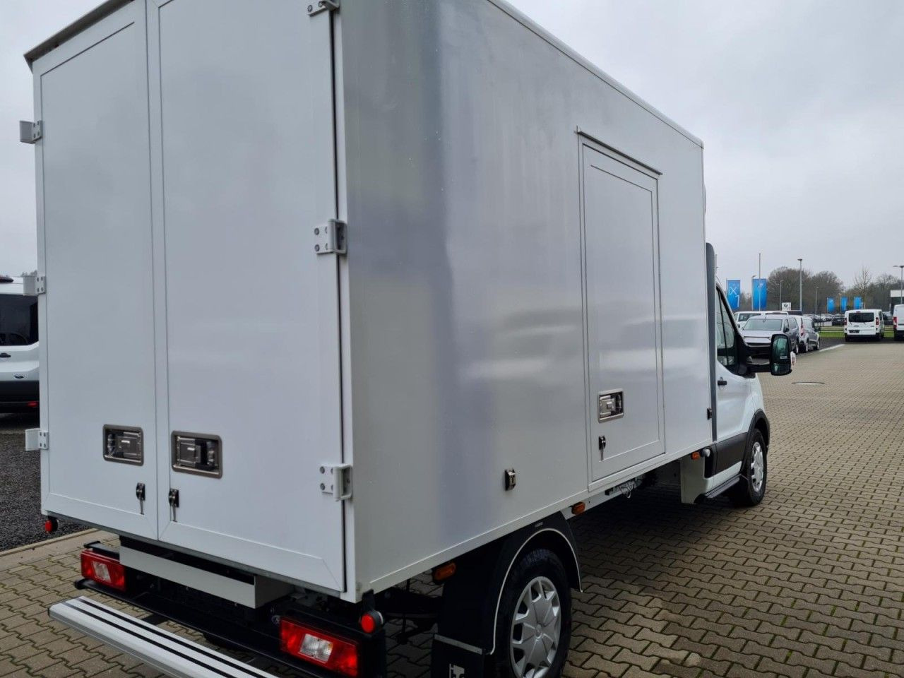 Ford Transit 350 Kühlkoffer STAND+FAHRKÜHLUNG TREND Ford Transit 350 Kühlkoffer STAND+FAHRKÜHLUNG TREND - Komercauto refrižerators: foto 4 Ford Transit 350 Kühlkoffer STAND+FAHRKÜHLUNG TREND Ford Transit 350 Kühlkoffer STAND+FAHRKÜHLUNG TREND - Komercauto refrižerators: foto 4