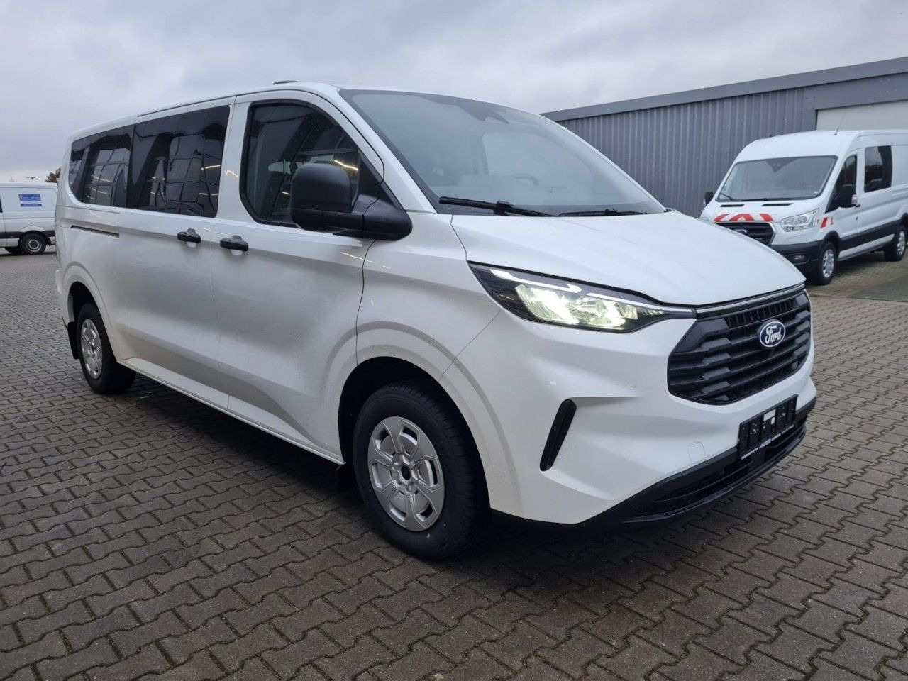 Ford Transit Custom Kombi 320 L2 Trend 9 Sitze KAMERA - Vieglā automašīna: foto 3 Ford Transit Custom Kombi 320 L2 Trend 9 Sitze KAMERA - Vieglā automašīna: foto 3