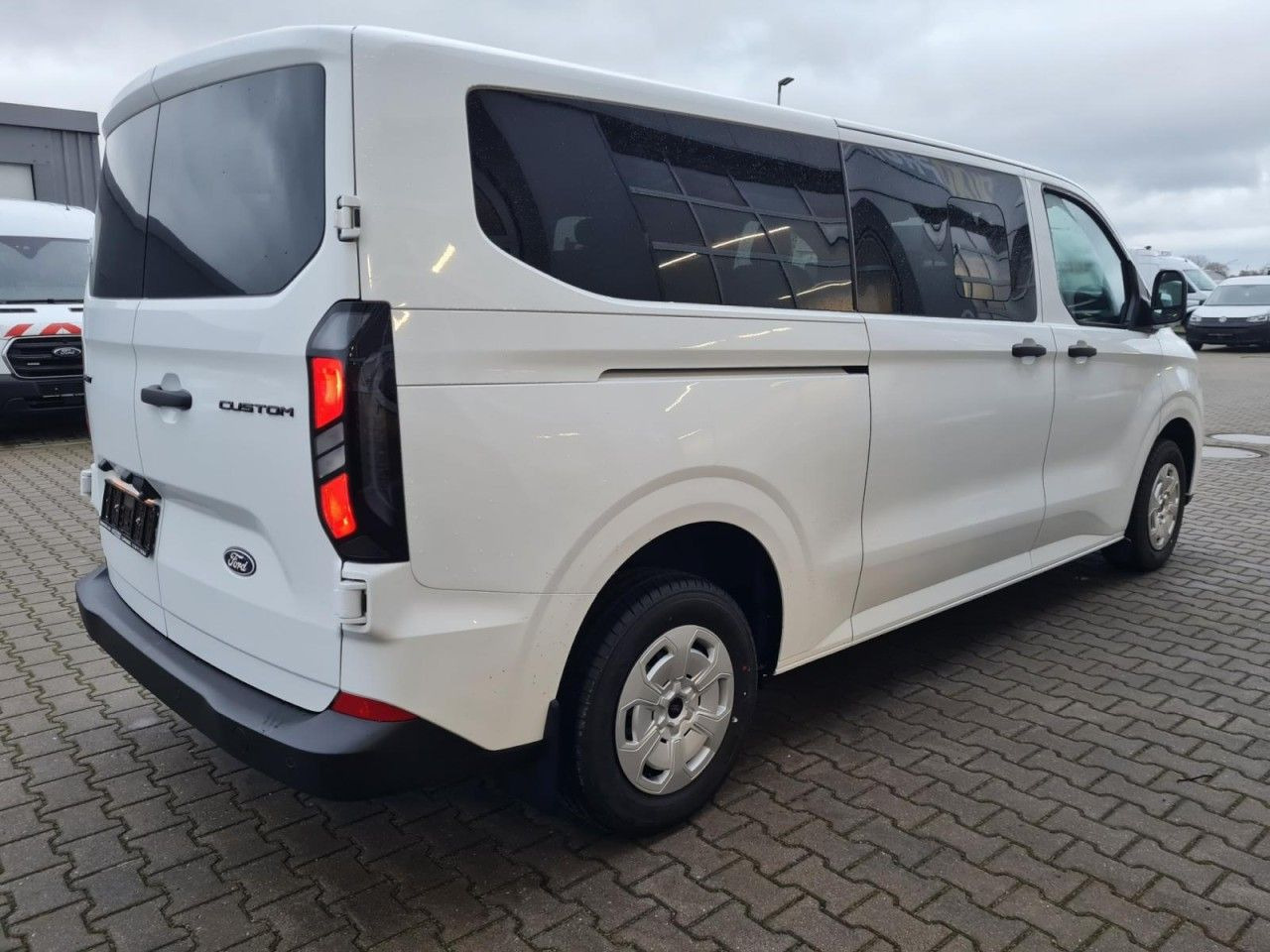 Ford Transit Custom Kombi 320 L2 Trend 9 Sitze KAMERA - Vieglā automašīna: foto 4 Ford Transit Custom Kombi 320 L2 Trend 9 Sitze KAMERA - Vieglā automašīna: foto 4