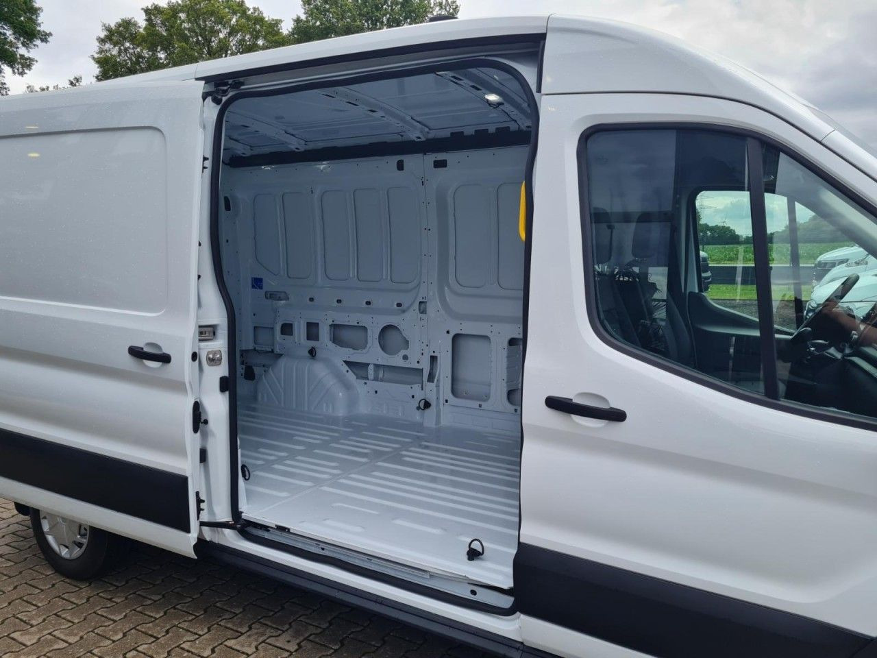 Ford Transit Kasten TDCi L3H2 Trend Klima, Tempomat - Mazs furgons: foto 4 Ford Transit Kasten TDCi L3H2 Trend Klima, Tempomat - Mazs furgons: foto 4
