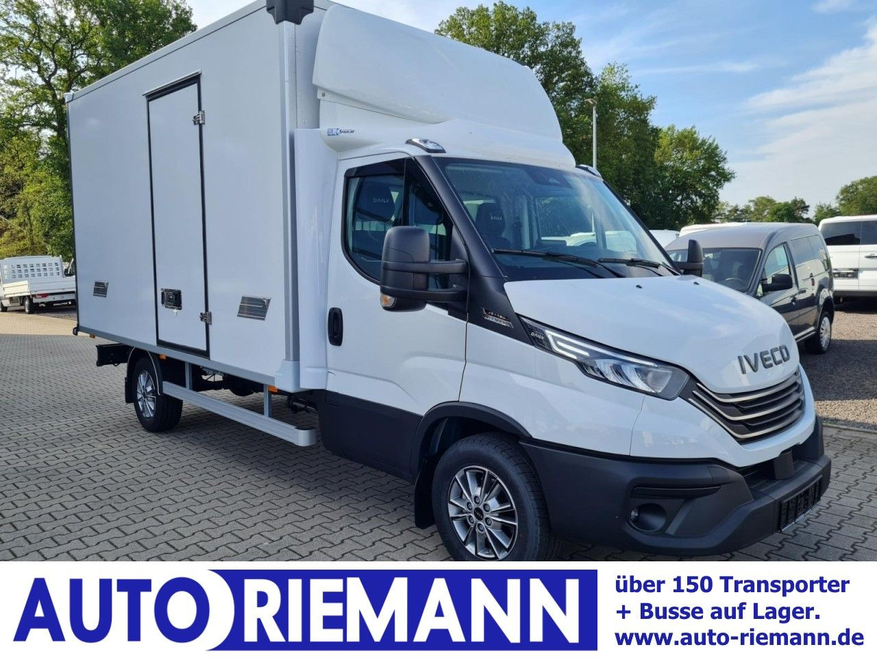 Iveco 35S 18 3.0 Koffer Hi Matic LM KLIMA KAMERA Navig - Furgons ar slēgtā virsbūve: foto 1 Iveco 35S 18 3.0 Koffer Hi Matic LM KLIMA KAMERA Navig - Furgons ar slēgtā virsbūve: foto 1