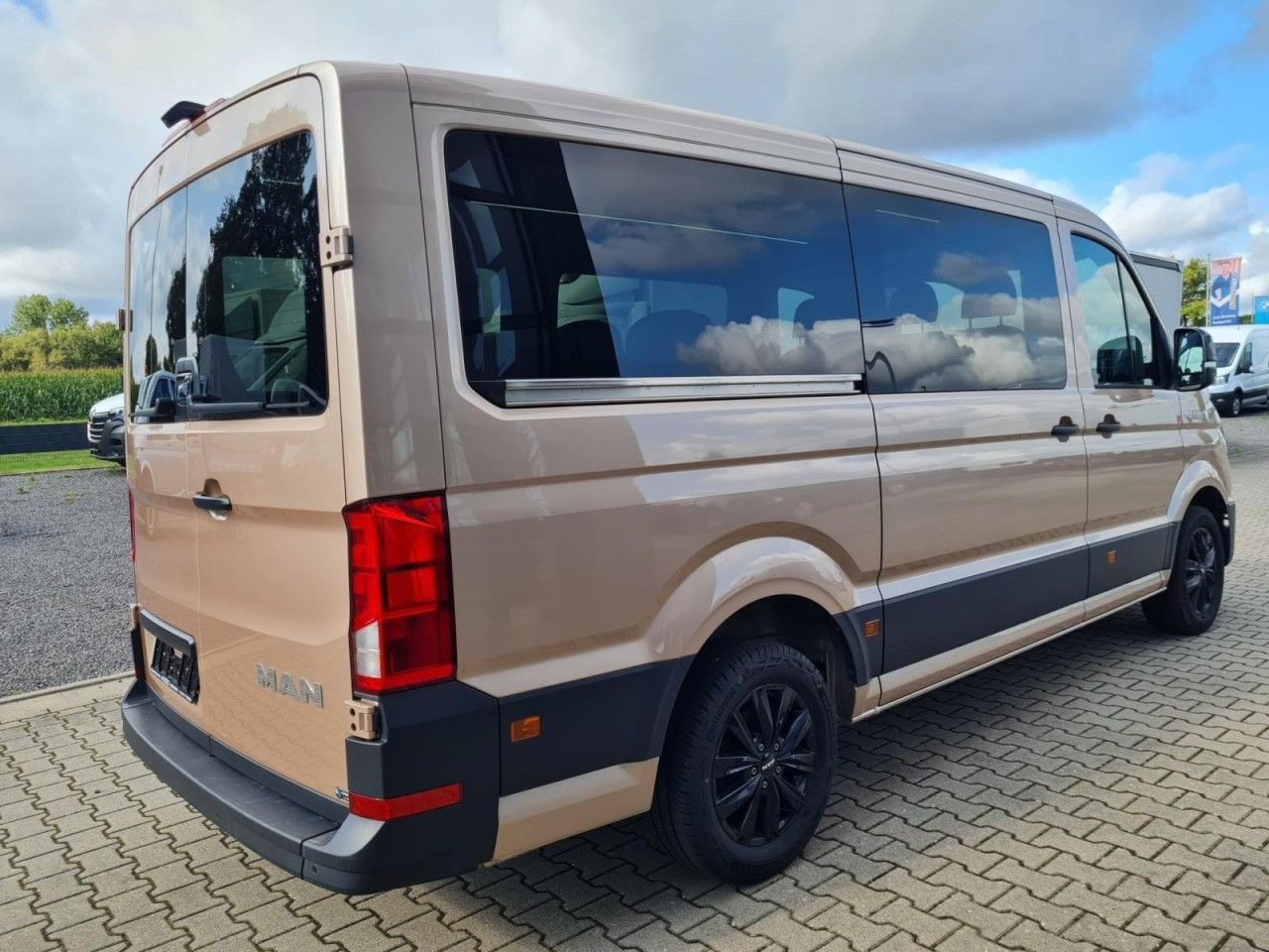 MAN TGE 3.180 TDi Kombi 9 Sitzer LED LM KAMERA Sonde - Pasažieru furgons: foto 5 MAN TGE 3.180 TDi Kombi 9 Sitzer LED LM KAMERA Sonde - Pasažieru furgons: foto 5