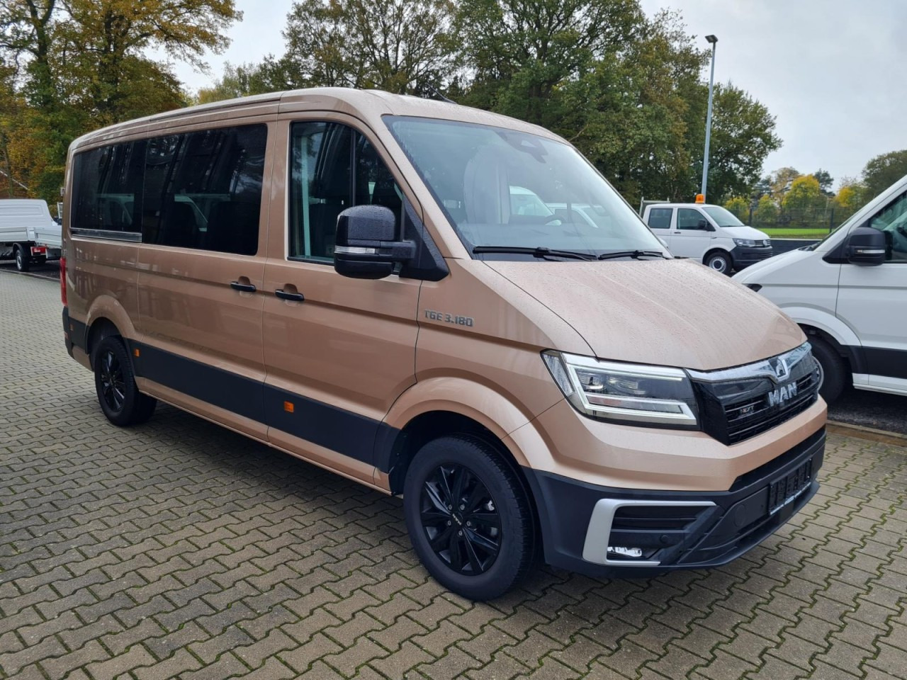 Man TGE 3.180 TDi Kombi 9 Sitze ALU KAMERA LED LEDER Sonderumbau - Kravas-pasažieru furgons: foto 3 Man TGE 3.180 TDi Kombi 9 Sitze ALU KAMERA LED LEDER Sonderumbau - Kravas-pasažieru furgons: foto 3