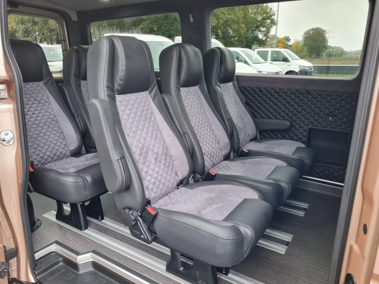 Man TGE 3.180 TDi Kombi 9 Sitze ALU KAMERA LED LEDER Sonderumbau - Kravas-pasažieru furgons: foto 4 Man TGE 3.180 TDi Kombi 9 Sitze ALU KAMERA LED LEDER Sonderumbau - Kravas-pasažieru furgons: foto 4