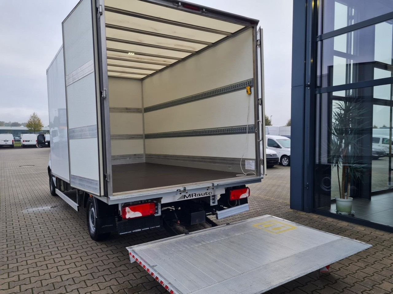 Furgons ar slēgtā virsbūve Mercedes-Benz Sprinter 315 RWD Möbel Koffer LBW KLIMA TEMPOMAT: foto 6