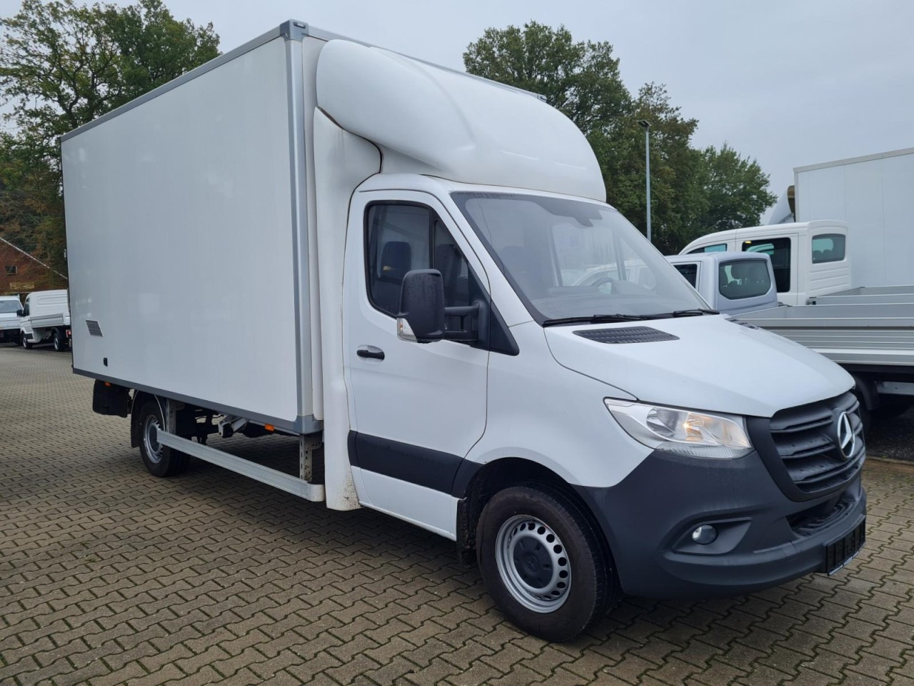 Mercedes-Benz Sprinter 315 RWD Möbel Koffer LBW KLIMA TEMPOMAT - Furgons ar slēgtā virsbūve: foto 3 Mercedes-Benz Sprinter 315 RWD Möbel Koffer LBW KLIMA TEMPOMAT - Furgons ar slēgtā virsbūve: foto 3