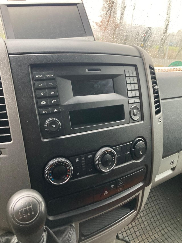 Mercedes-Benz Sprinter 316 CDI Kasten Hubarbeitsbühne KLIMA - Autopacēlājs: foto 5 Mercedes-Benz Sprinter 316 CDI Kasten Hubarbeitsbühne KLIMA - Autopacēlājs: foto 5