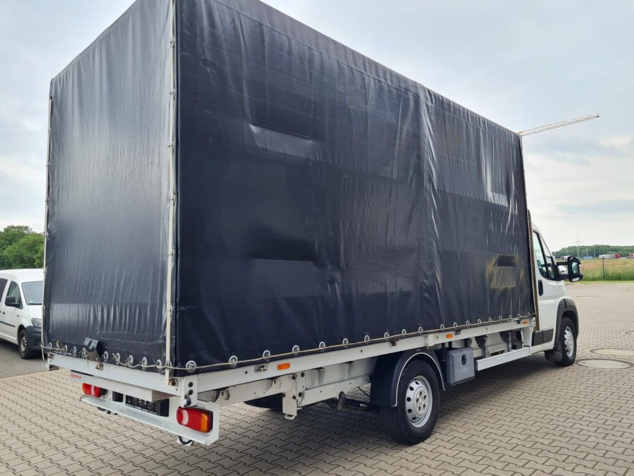Peugeot Boxer 3,5t Pritsche Plane 2.2 HDi L4 435 - Furgons ar tentu: foto 5 Peugeot Boxer 3,5t Pritsche Plane 2.2 HDi L4 435 - Furgons ar tentu: foto 5