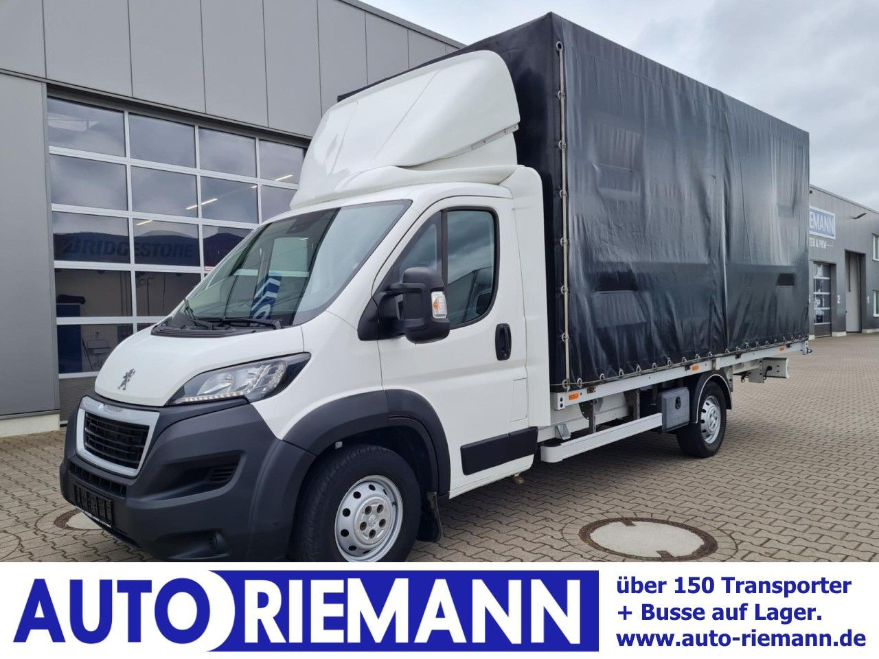 Peugeot Boxer 3,5t Pritsche Plane 2.2 HDi L4 435 - Furgons ar tentu: foto 1 Peugeot Boxer 3,5t Pritsche Plane 2.2 HDi L4 435 - Furgons ar tentu: foto 1