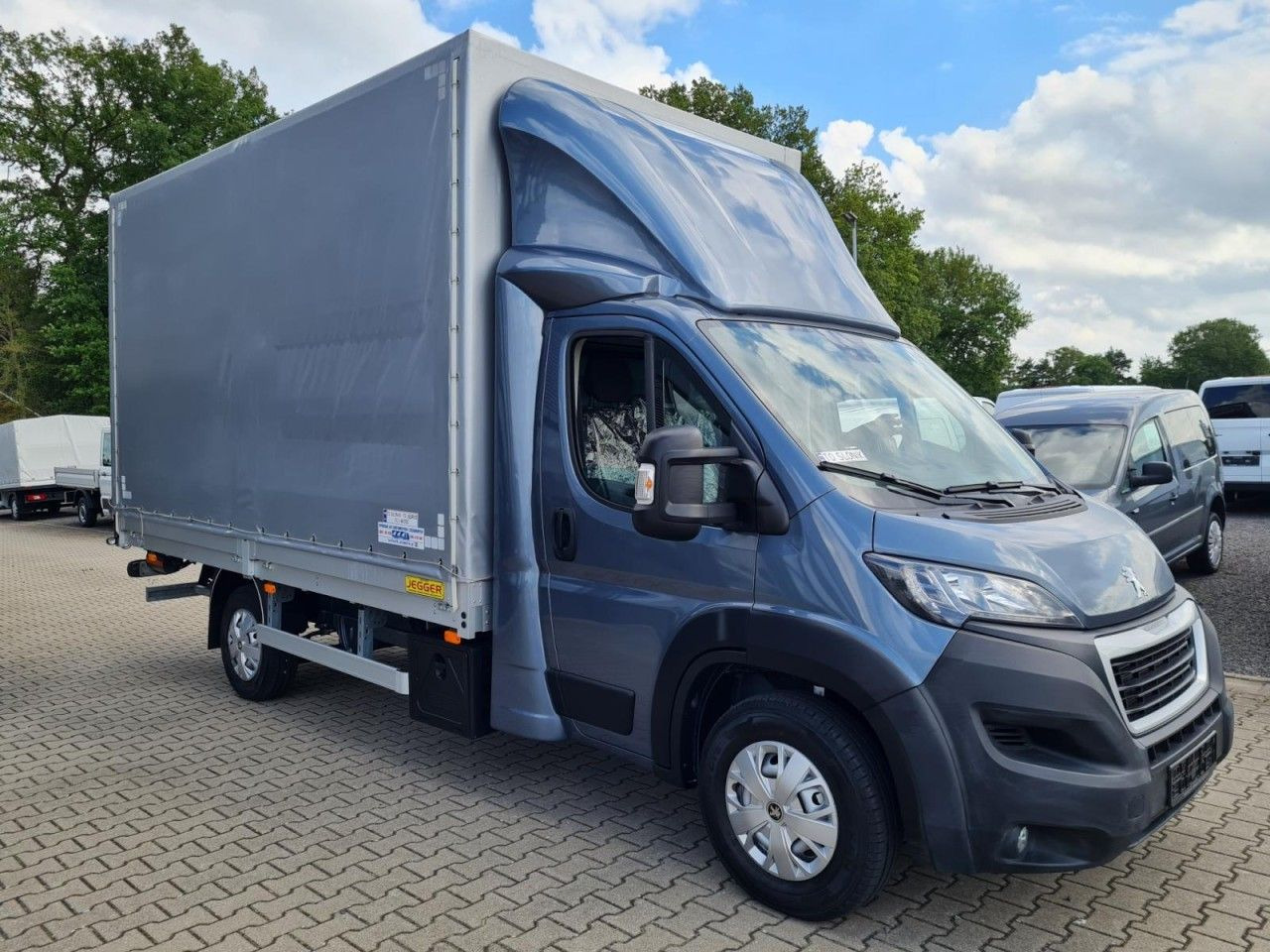 Peugeot Boxer Pritsche Schiebe Plane 2.2 HDi LBW - Furgons ar tentu: foto 3 Peugeot Boxer Pritsche Schiebe Plane 2.2 HDi LBW - Furgons ar tentu: foto 3