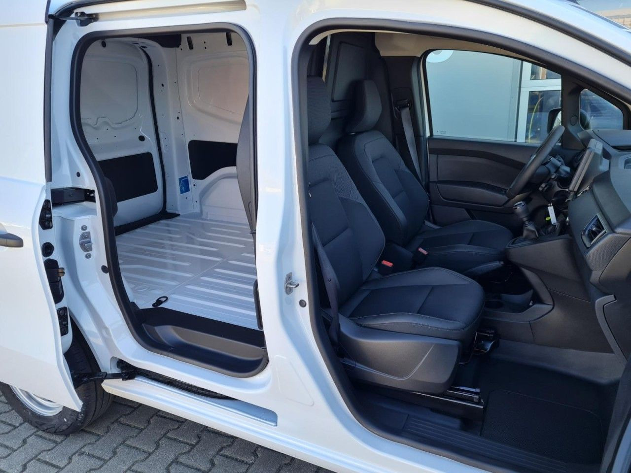 Renault Kangoo Van Kasten L1H1 TCe 1.3i KLIMA PDC TEMPOM - Mazs furgons: foto 4 Renault Kangoo Van Kasten L1H1 TCe 1.3i KLIMA PDC TEMPOM - Mazs furgons: foto 4