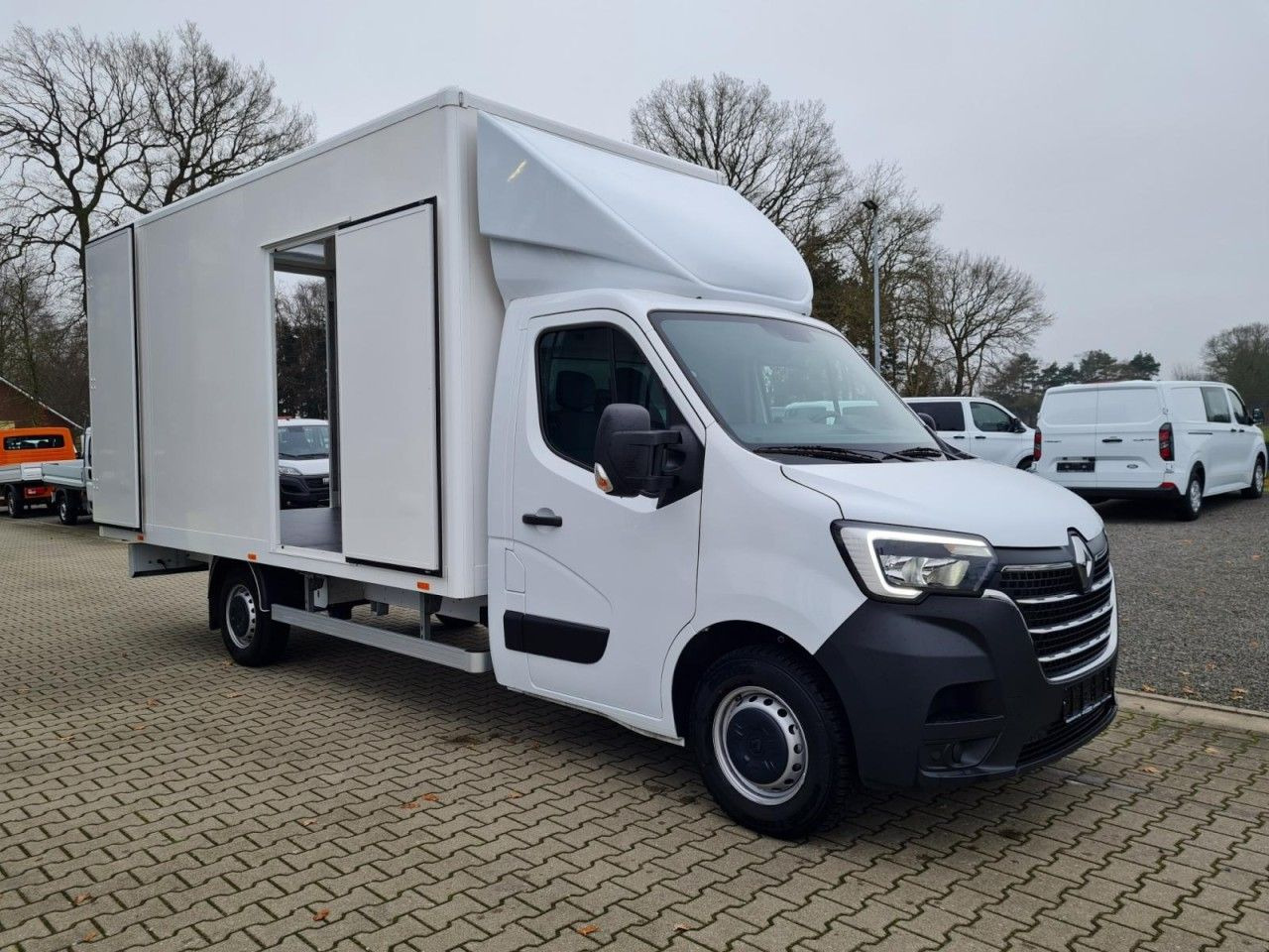Renault Master 3,5t Koffer dCi 165 mit 10 Pal. Plätze - Furgons ar slēgtā virsbūve: foto 4 Renault Master 3,5t Koffer dCi 165 mit 10 Pal. Plätze - Furgons ar slēgtā virsbūve: foto 4