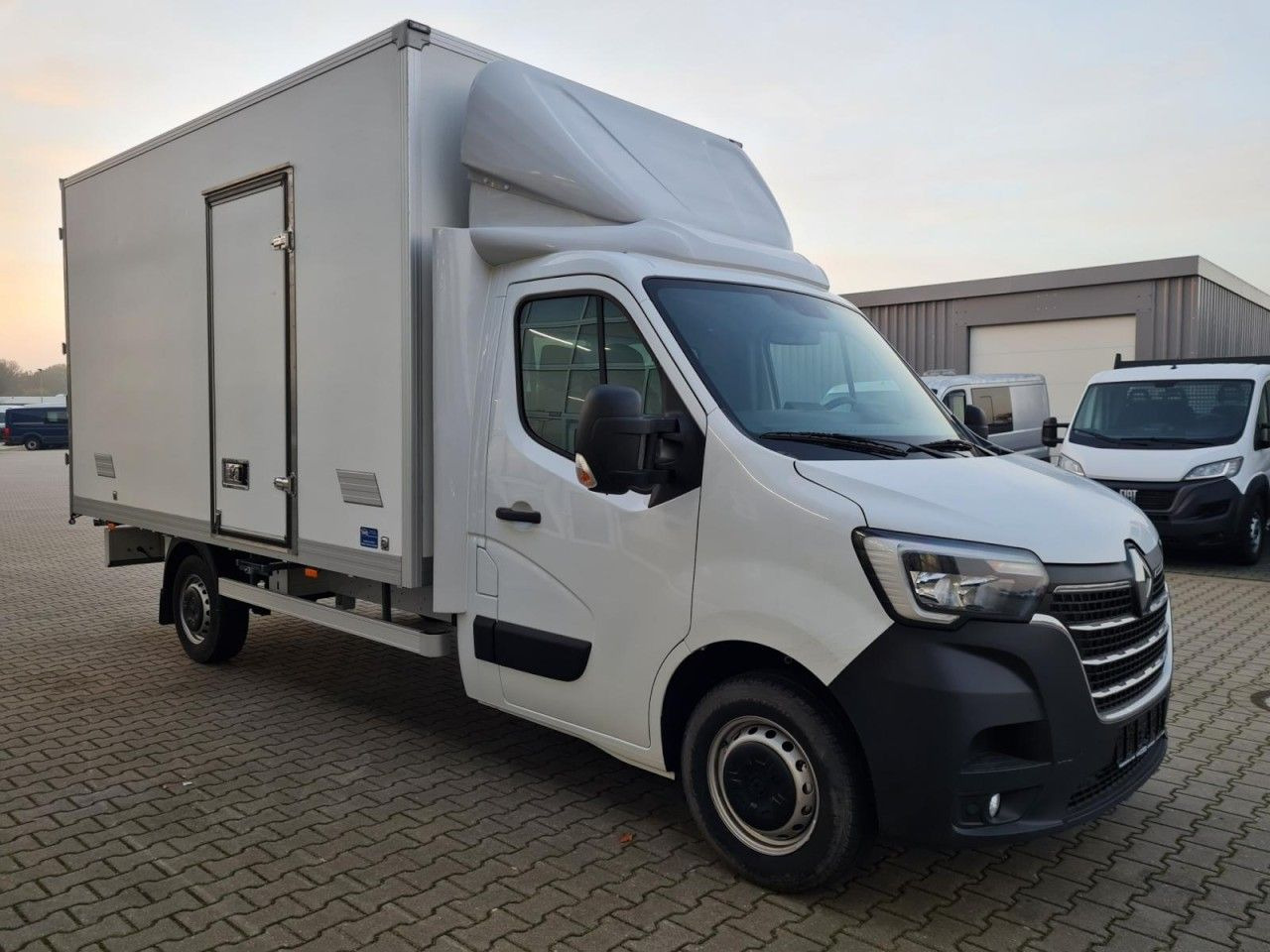 Renault Master 3.5t Möbel Koffer KLIMA LUFTFEDERUNG TEMP - Furgons ar slēgtā virsbūve: foto 3 Renault Master 3.5t Möbel Koffer KLIMA LUFTFEDERUNG TEMP - Furgons ar slēgtā virsbūve: foto 3