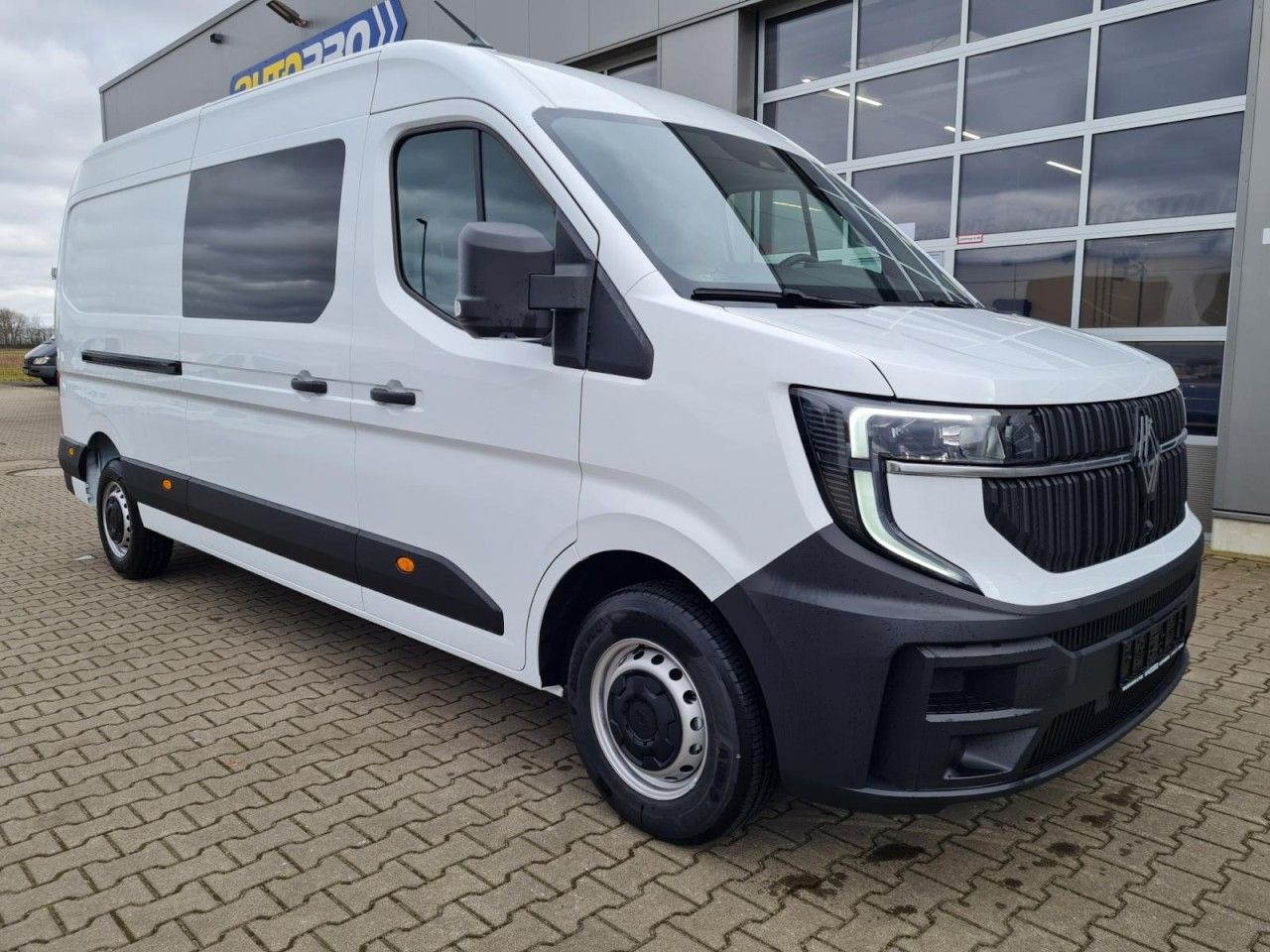 Renault Master 35 Kasten L3 Doka 7-Sitze KLIMA TEMPOMAT - Kravas mikroautobuss, Kravas-pasažieru furgons: foto 4 Renault Master 35 Kasten L3 Doka 7-Sitze KLIMA TEMPOMAT - Kravas mikroautobuss, Kravas-pasažieru furgons: foto 4
