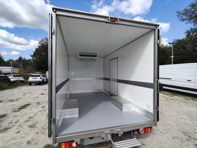 Renault Master 35 Kühlkoffer Tiefrahmen dCi 170 Stand+Fahrk. - Komercauto refrižerators: foto 4 Renault Master 35 Kühlkoffer Tiefrahmen dCi 170 Stand+Fahrk. - Komercauto refrižerators: foto 4