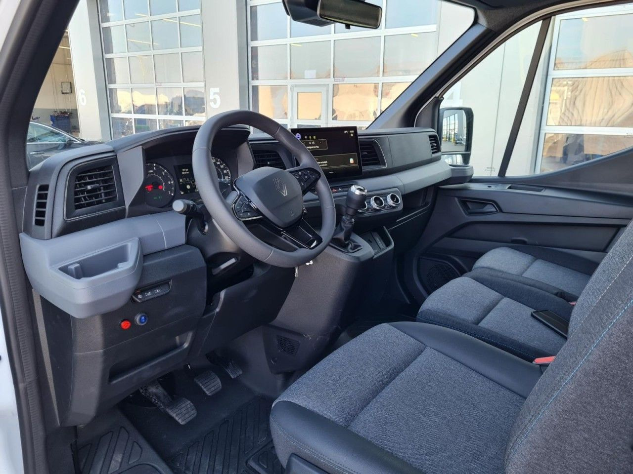 Furgons ar slēgtā virsbūve Renault Master 35 New Möbel Koffer LBW KLIMA TEMPOMAT: foto 8