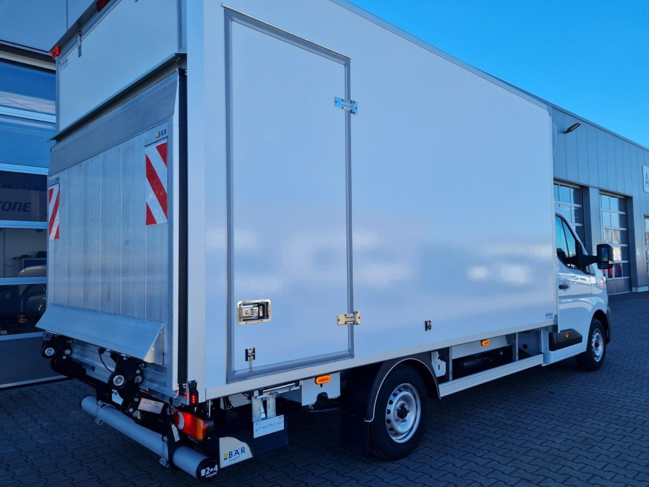 Renault Master 35 New Möbel Koffer LBW KLIMA TEMPOMAT - Furgons ar slēgtā virsbūve: foto 4 Renault Master 35 New Möbel Koffer LBW KLIMA TEMPOMAT - Furgons ar slēgtā virsbūve: foto 4