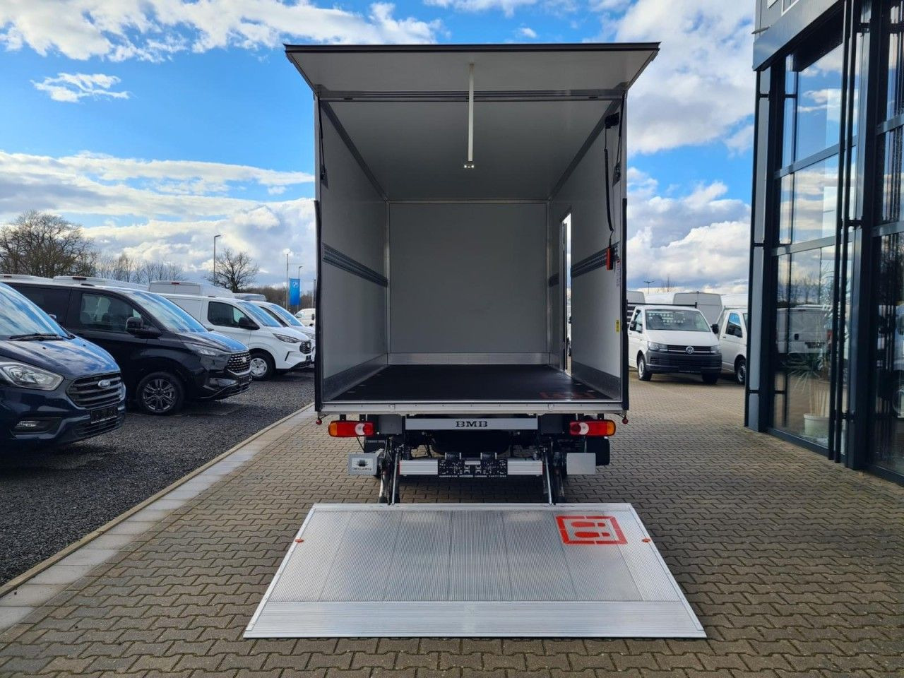 Renault Master 35 New Möbel Koffer LBW LUFTFEDERUNG KAME - Furgons ar slēgtā virsbūve: foto 5 Renault Master 35 New Möbel Koffer LBW LUFTFEDERUNG KAME - Furgons ar slēgtā virsbūve: foto 5