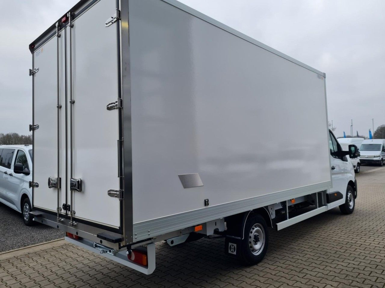 Renault Master 35 New Möbel Koffer LF 4.80m KLIMA TEMPOM - Furgons ar slēgtā virsbūve: foto 4 Renault Master 35 New Möbel Koffer LF 4.80m KLIMA TEMPOM - Furgons ar slēgtā virsbūve: foto 4