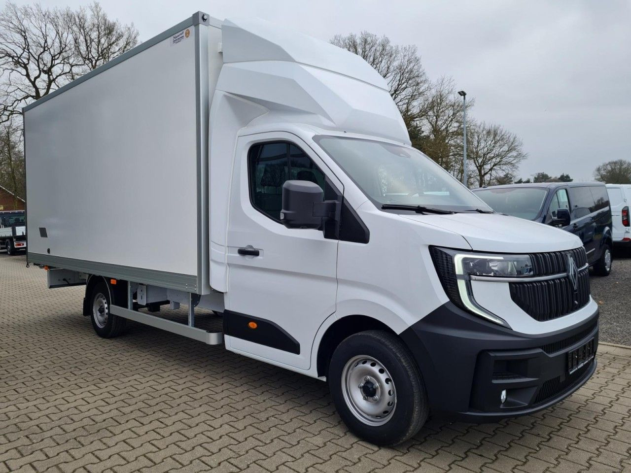 Renault Master 35 New Möbel Koffer LF 4.80m KLIMA TEMPOM - Furgons ar slēgtā virsbūve: foto 3 Renault Master 35 New Möbel Koffer LF 4.80m KLIMA TEMPOM - Furgons ar slēgtā virsbūve: foto 3