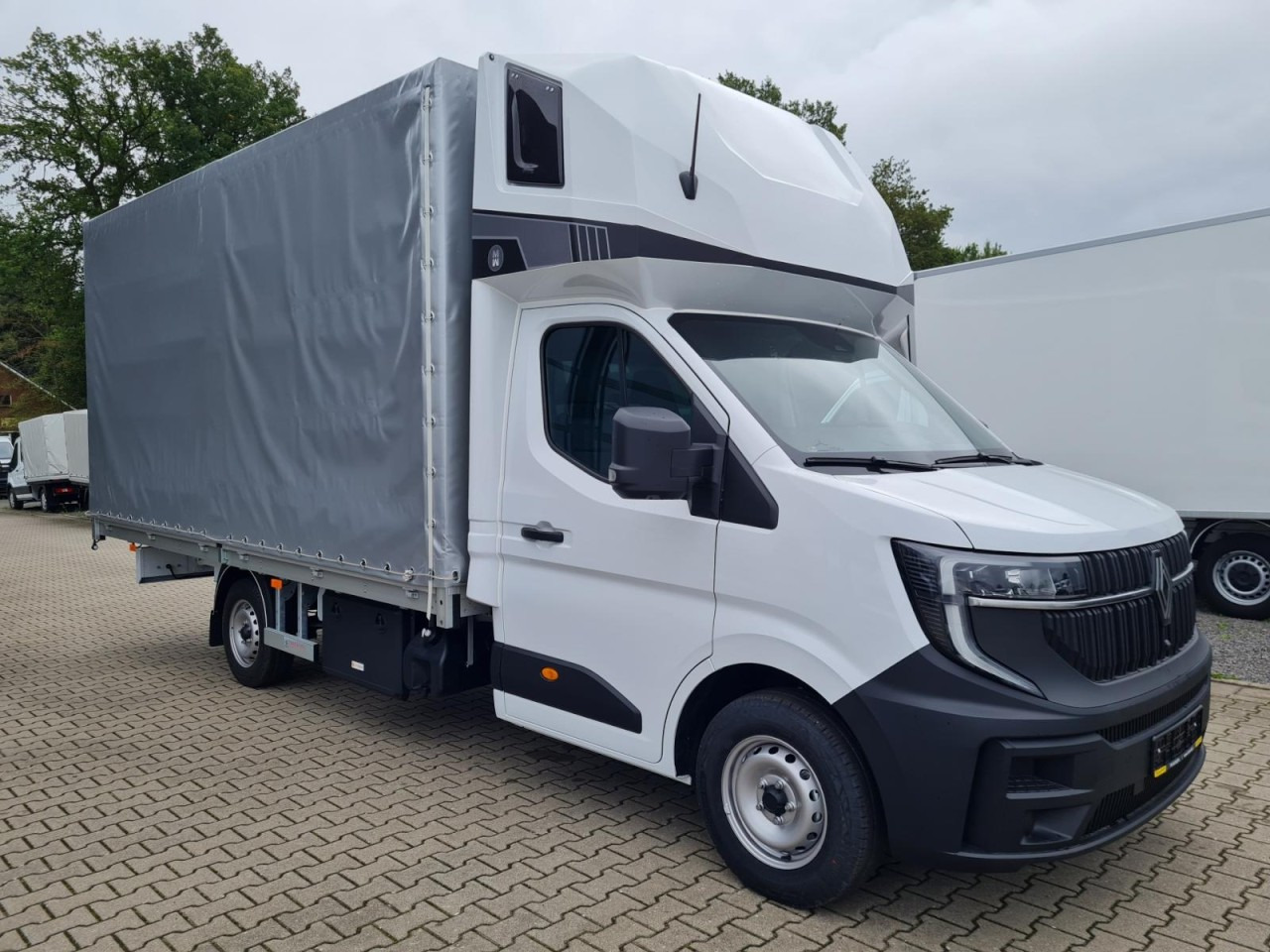Renault Master 35 Pritsche Schiebe Plane Schlafkab 10 PAL LUFTFEDER - Furgons ar tentu: foto 3 Renault Master 35 Pritsche Schiebe Plane Schlafkab 10 PAL LUFTFEDER - Furgons ar tentu: foto 3
