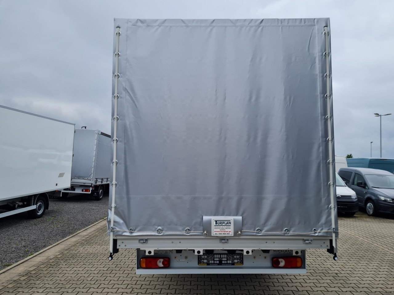 Renault Master 35 Pritsche Schiebe Plane Schlafkab 10 PAL LUFTFEDER - Furgons ar tentu: foto 5 Renault Master 35 Pritsche Schiebe Plane Schlafkab 10 PAL LUFTFEDER - Furgons ar tentu: foto 5
