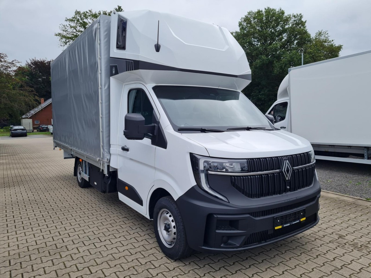 Renault Master 35 Pritsche Schiebe Plane Schlafkab 10 PAL LUFTFEDER - Furgons ar tentu: foto 2 Renault Master 35 Pritsche Schiebe Plane Schlafkab 10 PAL LUFTFEDER - Furgons ar tentu: foto 2