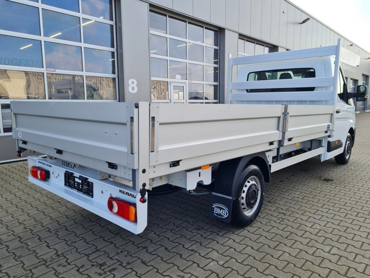 Renault Master New 35 Pritsche lang KLIMA KOMFORT TEMPOM - Automašīna ar kravas platformu: foto 4 Renault Master New 35 Pritsche lang KLIMA KOMFORT TEMPOM - Automašīna ar kravas platformu: foto 4