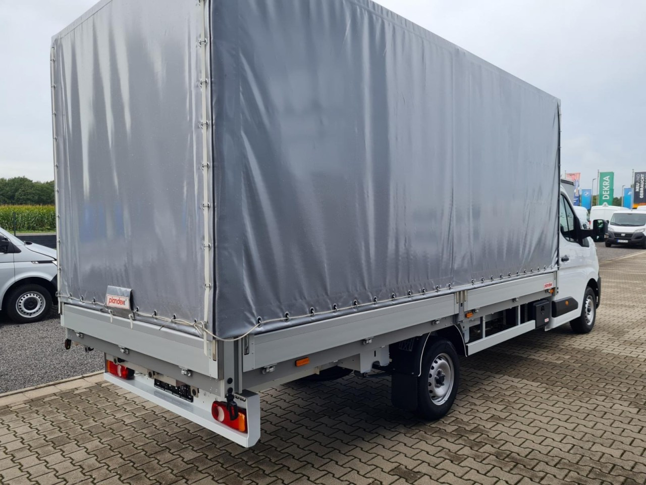 Renault Master Pritsche Schiebe Plane 10 Pal. LUFTFEDERUNG - Furgons ar tentu: foto 5 Renault Master Pritsche Schiebe Plane 10 Pal. LUFTFEDERUNG - Furgons ar tentu: foto 5